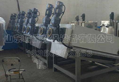 如何減少發(fā)生傳統(tǒng)污泥脫水機(jī)常見的問題？